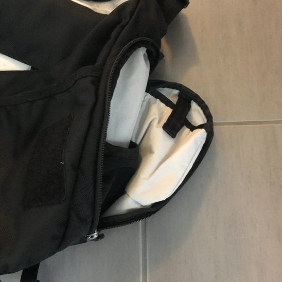 Black Patagonia Half Mass Reflective Shoulder Messenger Bag - Picture 6 of 7